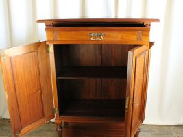 Kabinettschrank
