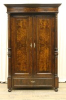 vollsaeulenschrank-nussbaum-a2009-gruenderzeit-2009