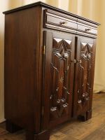 Anrichte / Halbschrank mit Barocktüren