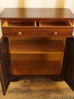 Anrichte / Halbschrank mit Barocktüren