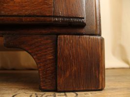 Anrichte / Halbschrank mit Barocktüren