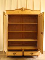 Kleiderschrank