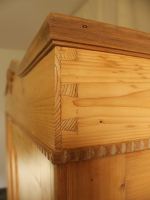 Kleiderschrank