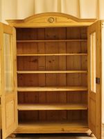 Vitrinenschrank