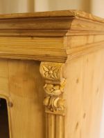 Vitrinenschrank