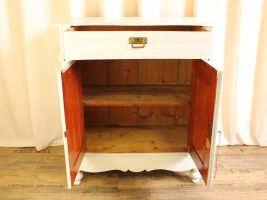 Anrichte / Halbschrank