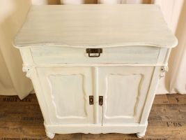 Anrichte / Halbschrank