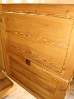 Garderobenschrank