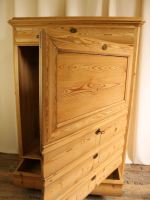 Garderobenschrank