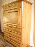 Garderobenschrank