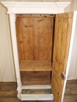 Kleiderschrank