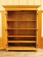 Vitrinenschrank