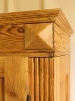 Schrank im Louis Philippe Stil