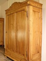 Schrank im Louis Philippe Stil