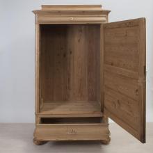 Kleiderschrank - *Blender*