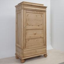 Kleiderschrank - *Blender*