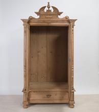 Kleiderschrank mit Schublade