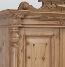 Kleiderschrank mit Schublade