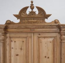 Kleiderschrank mit Schublade