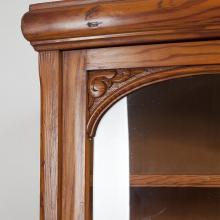Küchenschrank mit gebogenem Glas