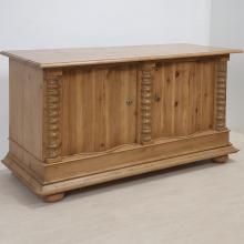Lowboard aus der Biedermeier-Epoche um 1850