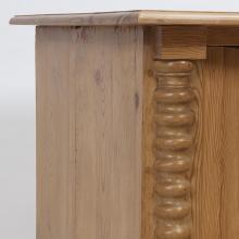 Lowboard aus der Biedermeier-Epoche um 1850