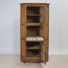 Massiver Eichen-Eckschrank um 1950-1960