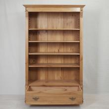 Bücherregal mit Schublade