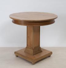runder-tisch-mit-quadratischem-fuss-ti-3821