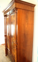 Schrank-Nussbaum (A567)