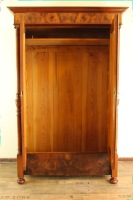 Schrank-Nussbaum (A567)