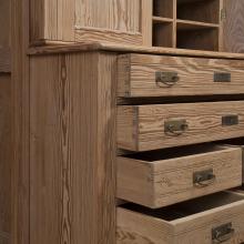Aufsatzschrank mit Seitenteil