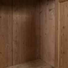 Schrank mit zwei Schubläden