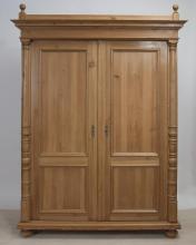 Grosser Dielen/Kleiderschrank