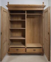 Grosser Dielen/Kleiderschrank