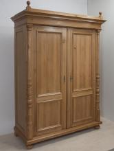 Grosser Dielen/Kleiderschrank