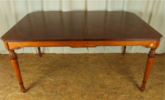 Tisch im antiken Stil (J549)