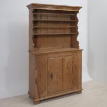Tellerschrank im Barockstil