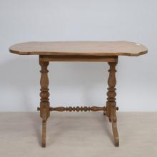 Sofatisch, geschwungene Platte