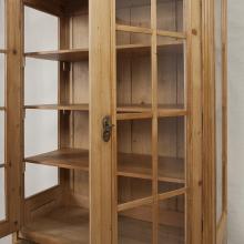 Dreiseitig verglaste Sammler-Vitrine