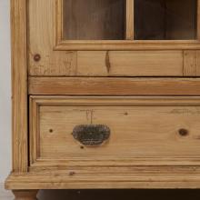 Dreiseitig verglaste Sammler-Vitrine