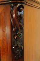 Vitrinenschrank
