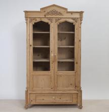 vitrinenschrank-mit-krone-louis-phillip-vi-3820