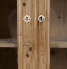 Vitrinenschrank mit Krone